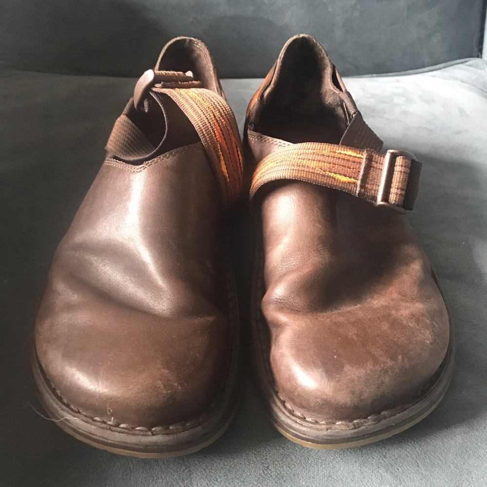 Chaco slides with strap.